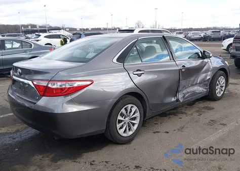 2015 Toyota Camry Le z USA, uszkodzony, nr VIN 4T1BF1FK0FU101204